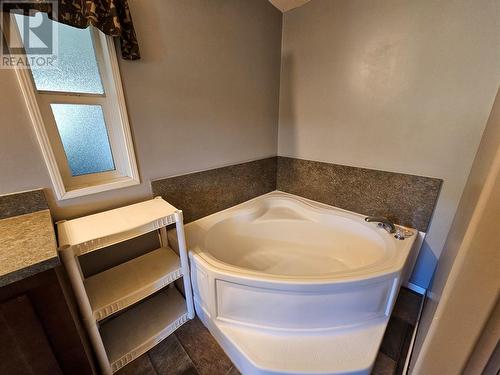 7882 Highway 29S Highway, Chetwynd, BC - Indoor Photo Showing Bathroom