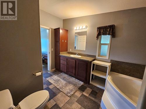 7882 Highway 29S Highway, Chetwynd, BC - Indoor Photo Showing Bathroom