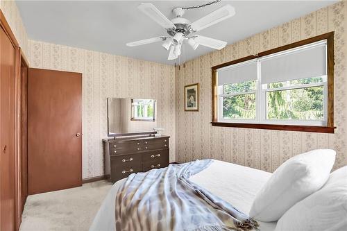 4132 Fly Road, Lincoln, ON - Indoor Photo Showing Bedroom
