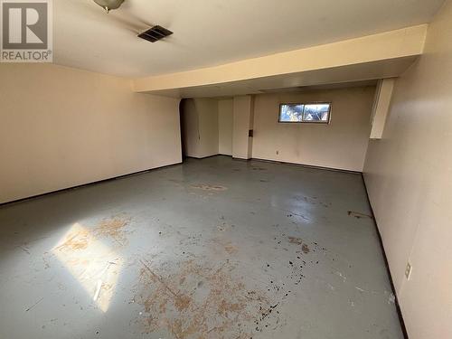 312 W 2Nd Street, Vanderhoof, BC - Indoor Photo Showing Garage