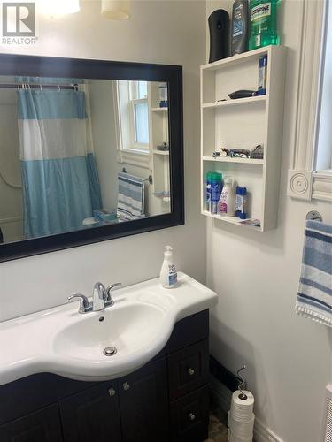 43 Bayview Heights Heights, Glovertown, NL - Indoor Photo Showing Bathroom