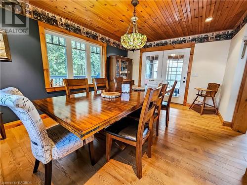 78 Lakewood Country Lane, Northern Bruce Peninsula, ON - Indoor Photo Showing Dining Room