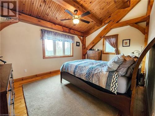 78 Lakewood Country Lane, Northern Bruce Peninsula, ON - Indoor Photo Showing Bedroom