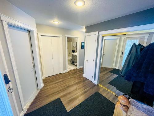 10 - 7595 Pioneer Avenue, Radium Hot Springs, BC - Indoor Photo Showing Other Room