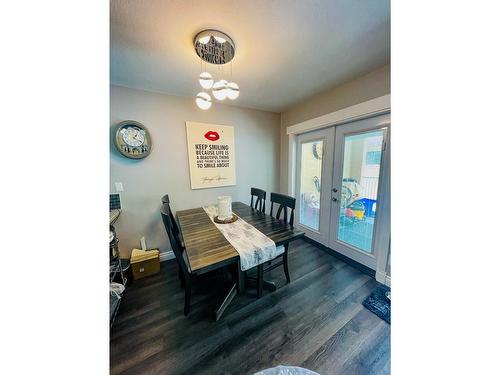 10 - 7595 Pioneer Avenue, Radium Hot Springs, BC - Indoor Photo Showing Dining Room