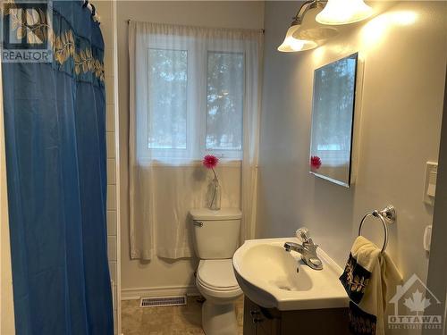 3847 Loggers Way, Ottawa, ON - Indoor Photo Showing Bathroom