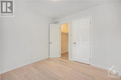 Bedroom 2 looking into walk in closet - 522 Lisgar Street, Ottawa, ON - Indoor Photo Showing Other Room