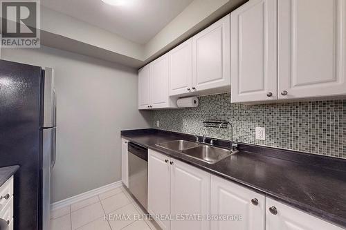 #9 -57 Ferndale Dr S, Barrie, ON - Indoor Photo Showing Kitchen With Double Sink