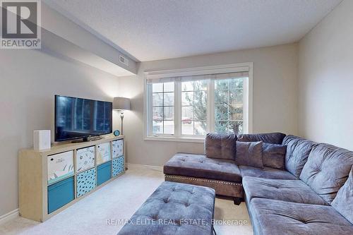#9 -57 Ferndale Dr S, Barrie, ON - Indoor Photo Showing Living Room