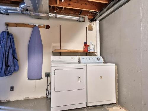 9223-9227 Knouff Lake Rd, Kamloops, BC - Indoor Photo Showing Laundry Room