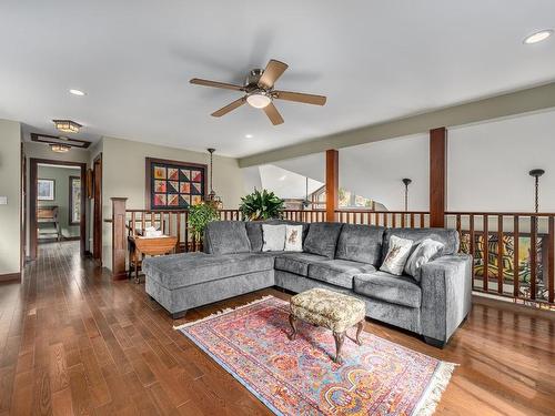 1315 Old Bridge Road, Lillooet, BC - Indoor Photo Showing Living Room