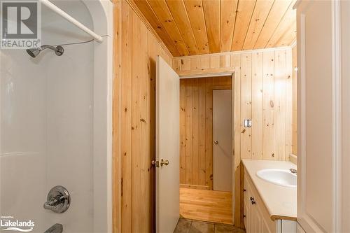 4PC Bathroom - 2 Island 270, Port Severn, ON - Indoor Photo Showing Bathroom