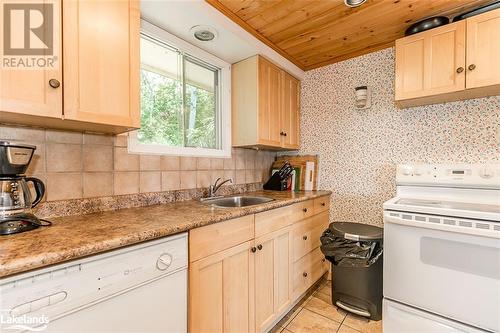 Kitchen - 2 Island 270, Port Severn, ON - Indoor Photo Showing Kitchen