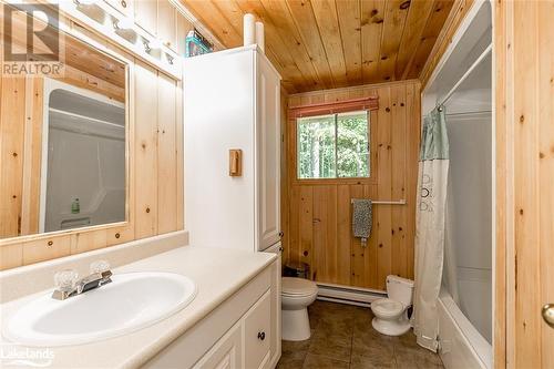 4PC Bathroom - 2 Island 270, Port Severn, ON - Indoor Photo Showing Bathroom