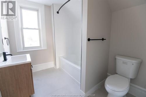 320 Sydenham Street, Dresden, ON - Indoor Photo Showing Bathroom