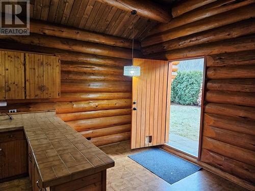 728 10Th Avenue, Keremeos, BC - Indoor Photo Showing Other Room