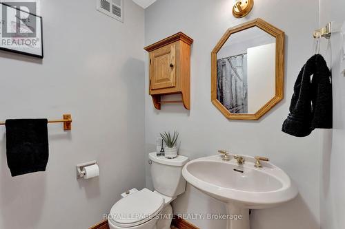 #601 -28 Duke St, Hamilton, ON - Indoor Photo Showing Bathroom