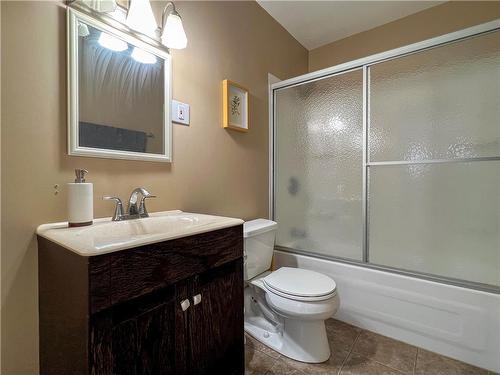 301 5Th Avenue, Rivers, MB - Indoor Photo Showing Bathroom