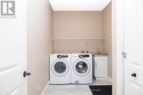 29 Autumn Grve, Quinte West, ON - Indoor Photo Showing Laundry Room
