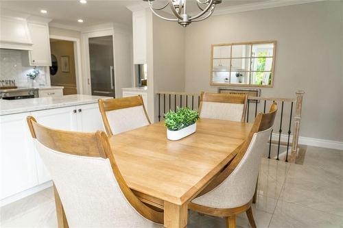13 Tynedale Court, Carlisle, ON - Indoor Photo Showing Dining Room