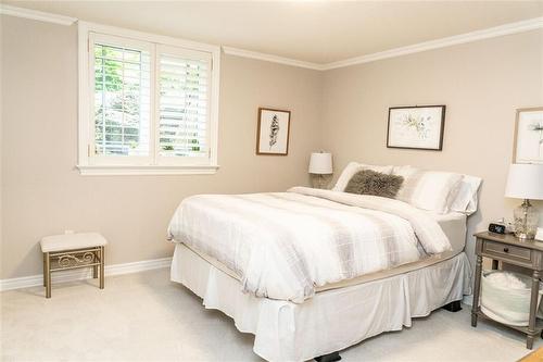 13 Tynedale Court, Carlisle, ON - Indoor Photo Showing Bedroom