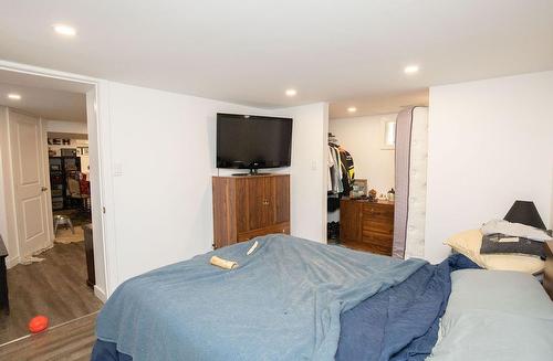 212 Sheridan Street, Brantford, ON - Indoor Photo Showing Bedroom