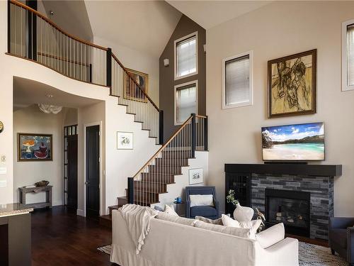 1029 Joan Cres, Victoria, BC - Indoor With Fireplace