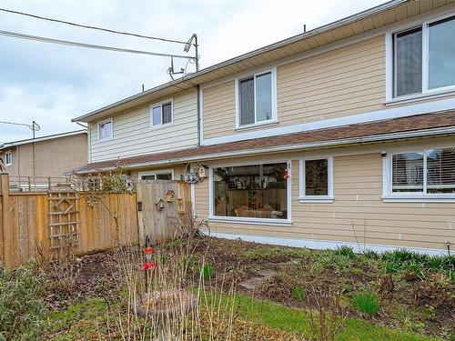 10015 Siddall Rd, Sidney, BC - Outdoor With Exterior