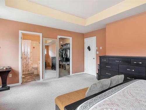 41 Stoneridge Dr, View Royal, BC - Indoor Photo Showing Bedroom