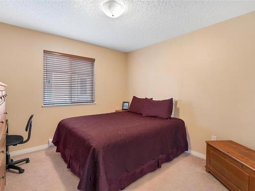 41 Stoneridge Dr, View Royal, BC - Indoor Photo Showing Bedroom