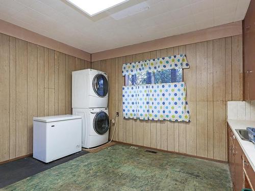 4708 Headquarters Rd, Courtenay, BC - Indoor Photo Showing Laundry Room