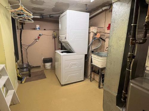 310 Second Street, Rainy River, ON - Indoor Photo Showing Laundry Room