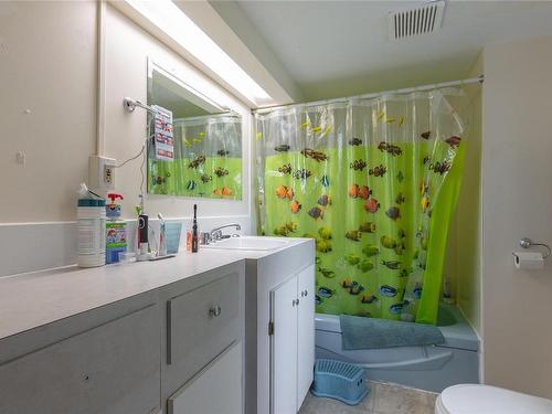 770 Chelsea St, Nanaimo, BC - Indoor Photo Showing Bathroom