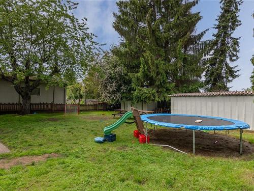 770 Chelsea St, Nanaimo, BC - Outdoor With Backyard