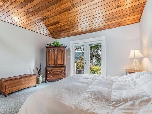 12445 Rocky Creek Rd, Ladysmith, BC - Indoor Photo Showing Bedroom