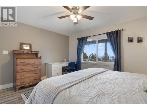 561 Moody Crescent, Vernon, BC - Indoor Photo Showing Bedroom