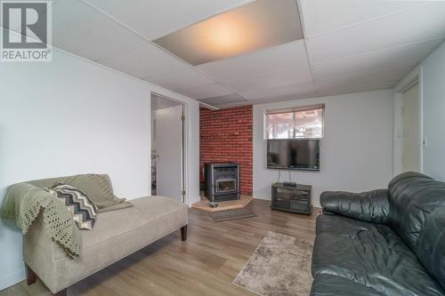 2539 Elston Drive, Kamloops, BC - Indoor Photo Showing Living Room With Fireplace