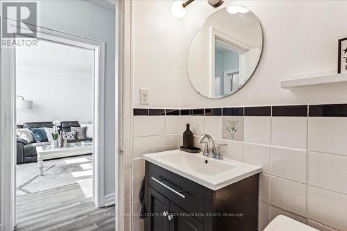 3A - 5 East 36Th Street, Hamilton, ON - Indoor Photo Showing Bathroom