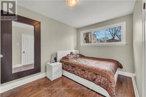 39 Bland Ave, Hamilton, ON - Indoor Photo Showing Bedroom