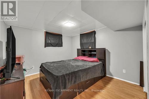 39 Bland Avenue, Hamilton, ON - Indoor Photo Showing Bedroom