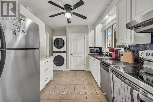 39 Bland Ave, Hamilton, ON - Indoor Photo Showing Kitchen With Double Sink