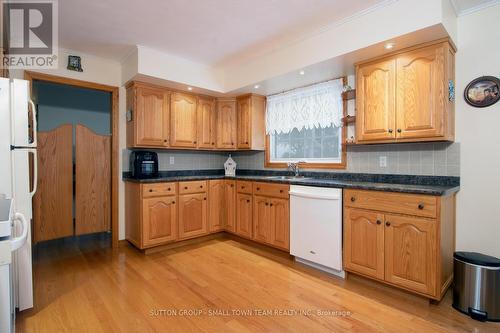 80411 Base Line Rd, Goderich, ON - Indoor Photo Showing Kitchen