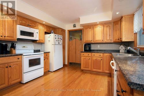 80411 Base Line Rd, Goderich, ON - Indoor Photo Showing Kitchen