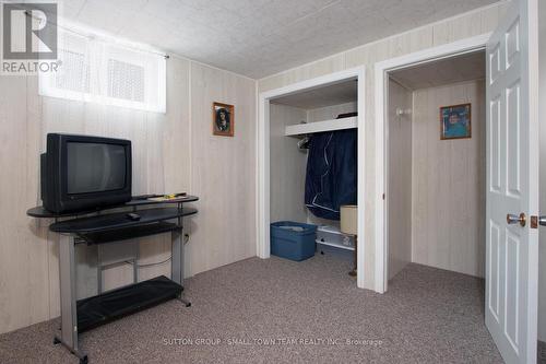 80411 Base Line Rd, Goderich, ON - Indoor Photo Showing Other Room