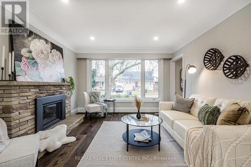 16 Keen Crt, Hamilton, ON - Indoor Photo Showing Living Room With Fireplace