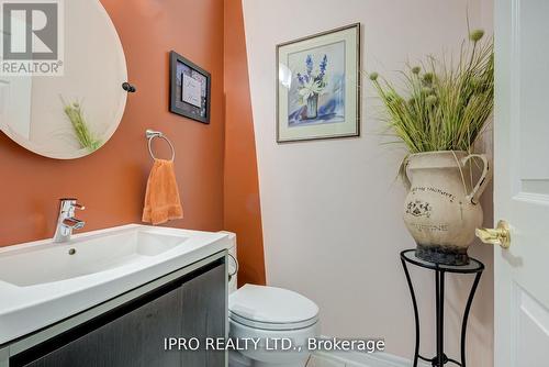 2 Orchard Park Gate, Brampton, ON - Indoor Photo Showing Bathroom
