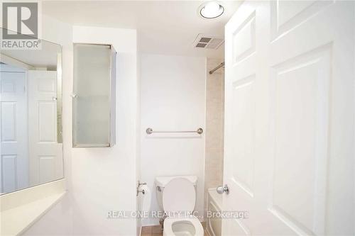 2011 - 30 Harrison Garden Boulevard, Toronto, ON - Indoor Photo Showing Bathroom