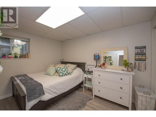 2200 Linea Crescent, Lumby, BC - Indoor Photo Showing Bedroom