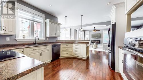 22 Mike Adam Place, St. John'S, NL - Indoor Photo Showing Kitchen