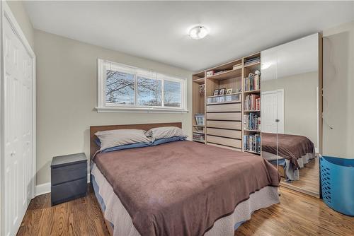 39 Bland Avenue, Stoney Creek, ON - Indoor Photo Showing Bedroom